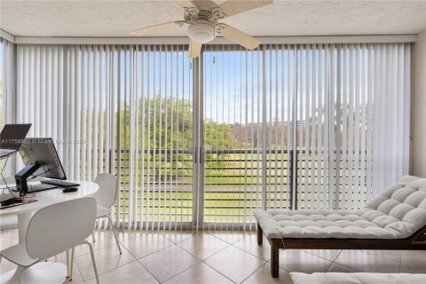 Condo in Pompano Beach, Florida, 3 bedrooms  № 1739912 - photo 22