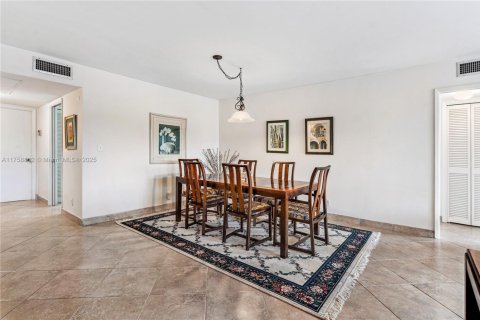 Condo in Pompano Beach, Florida, 3 bedrooms  № 1739912 - photo 8