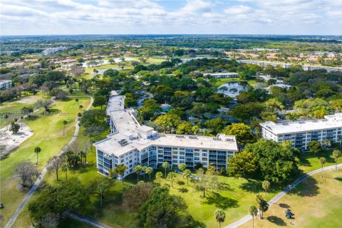Condo in Pompano Beach, Florida, 3 bedrooms  № 1739912 - photo 29