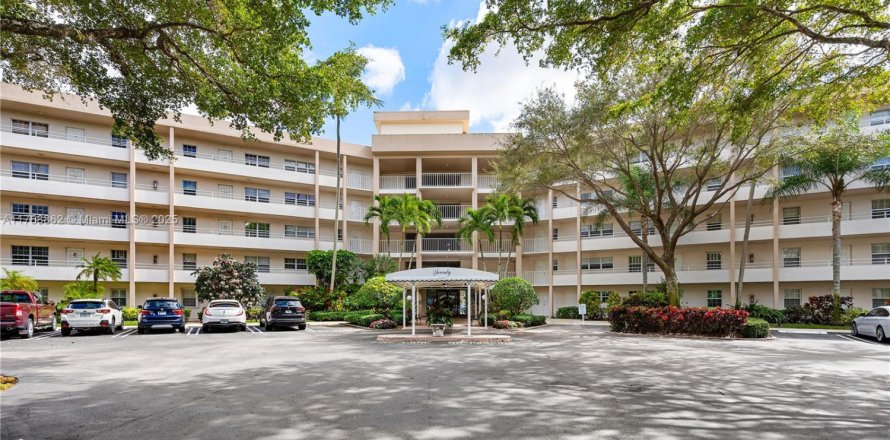 Condo in Pompano Beach, Florida, 3 bedrooms  № 1739912