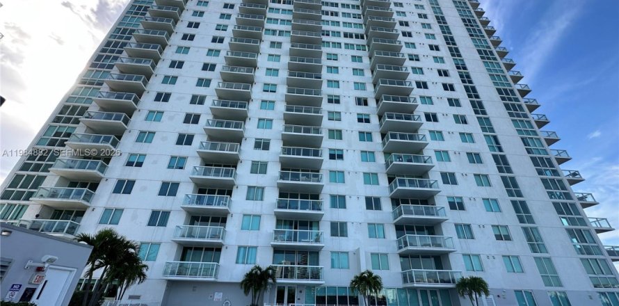 Condo à Miami, Floride, 2 chambres № 2045881