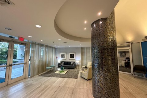 Copropriété à louer à Miami, Floride: 2 chambres, 88.72 m2 № 2045881 - photo 4