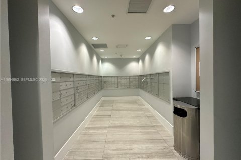 Copropriété à louer à Miami, Floride: 2 chambres, 88.72 m2 № 2045881 - photo 6