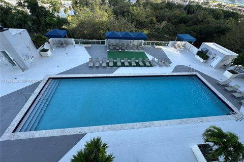 Copropriété à louer à Miami, Floride: 2 chambres, 88.72 m2 № 2045881 - photo 8