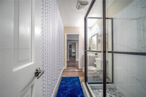 Villa ou maison à vendre à Oakland Park, Floride: 5 chambres, 413.04 m2 № 1985317 - photo 15