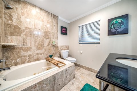 Villa ou maison à vendre à Oakland Park, Floride: 5 chambres, 413.04 m2 № 1985317 - photo 11