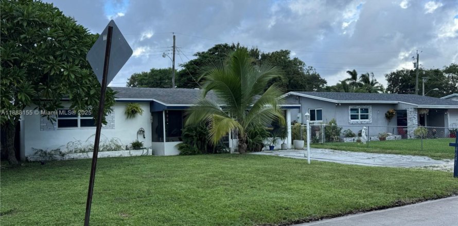 Casa en Dania Beach, Florida 3 dormitorios, 119.84 m2 № 1939125