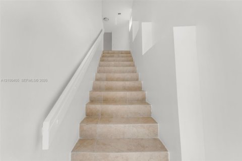 Condo in Doral, Florida, 2 bedrooms  № 2402687 - photo 3