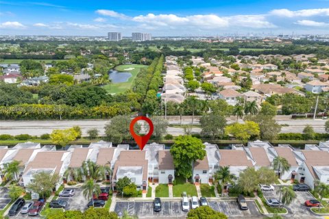 Condo in Doral, Florida, 2 bedrooms  № 2402687 - photo 27