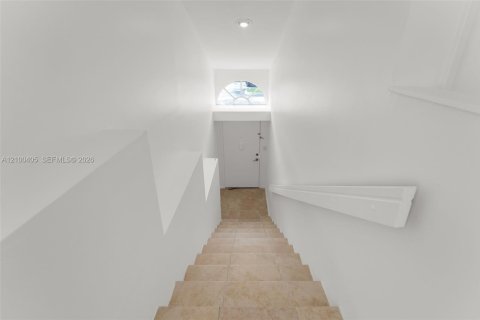 Condo in Doral, Florida, 2 bedrooms  № 2402687 - photo 4