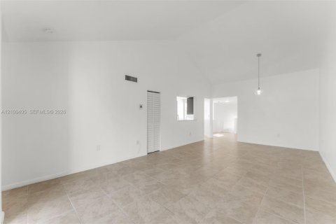 Condo in Doral, Florida, 2 bedrooms  № 2402687 - photo 8