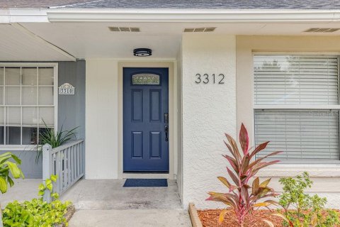 Casa en venta en Tampa, Florida, 2 dormitorios, 115.57 m2 № 1903480 - foto 2