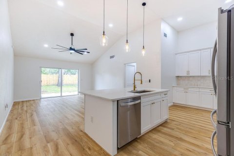 Casa en venta en Tampa, Florida, 2 dormitorios, 115.57 m2 № 1903480 - foto 10