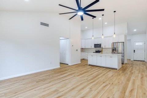 Casa en venta en Tampa, Florida, 2 dormitorios, 115.57 m2 № 1903480 - foto 19