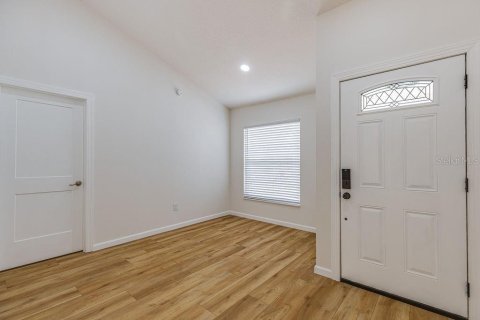 Casa en venta en Tampa, Florida, 2 dormitorios, 115.57 m2 № 1903480 - foto 8