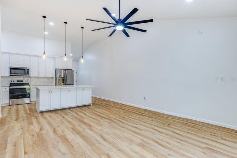 Casa en venta en Tampa, Florida, 2 dormitorios, 115.57 m2 № 1903480 - foto 18