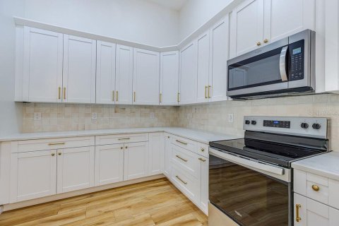Casa en venta en Tampa, Florida, 2 dormitorios, 115.57 m2 № 1903480 - foto 14