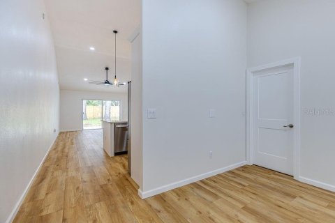Casa en venta en Tampa, Florida, 2 dormitorios, 115.57 m2 № 1903480 - foto 9