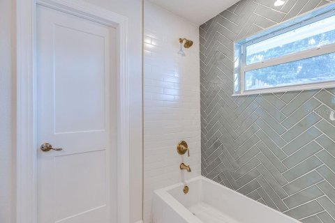 Casa en venta en Tampa, Florida, 2 dormitorios, 115.57 m2 № 1903480 - foto 25