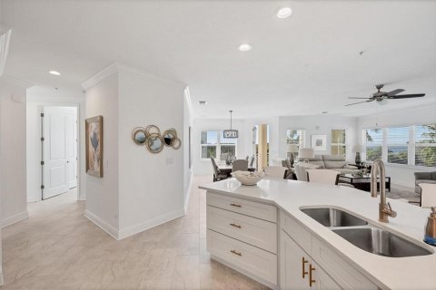 Condo in Bradenton, Florida, 3 bedrooms № 2141940 - photo 10