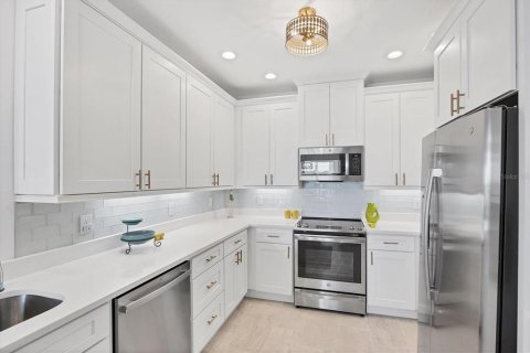 Condo in Bradenton, Florida, 3 bedrooms № 2141940 - photo 9