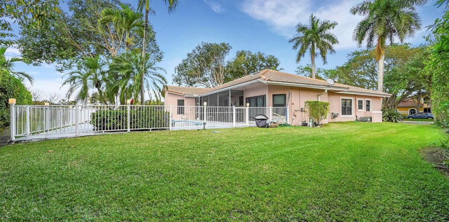 Casa en Coral Springs, Florida 4 dormitorios, 271.65 m2 № 1103621