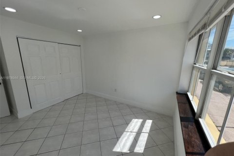 Condominio en venta en Miami Beach, Florida, 2 dormitorios, 66.89 m2 № 2044526 - foto 14