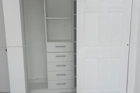 Condominio en venta en Miami Beach, Florida, 2 dormitorios, 66.89 m2 № 2044526 - foto 15