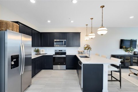Townhouse in Orlando, Florida 4 bedrooms, 171.59 sq.m. № 2152240 - photo 6