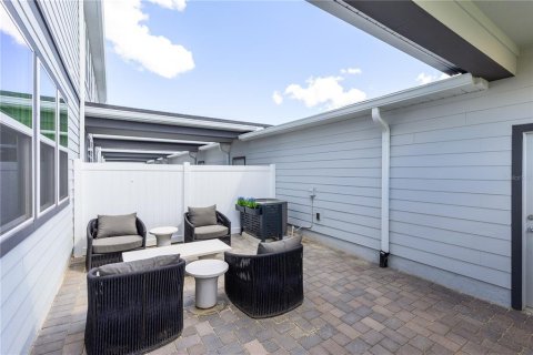 Townhouse in Orlando, Florida 4 bedrooms, 171.59 sq.m. № 2152240 - photo 18