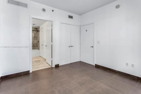 Condo in Miami, Florida, 1 bedroom  № 1929252 - photo 28