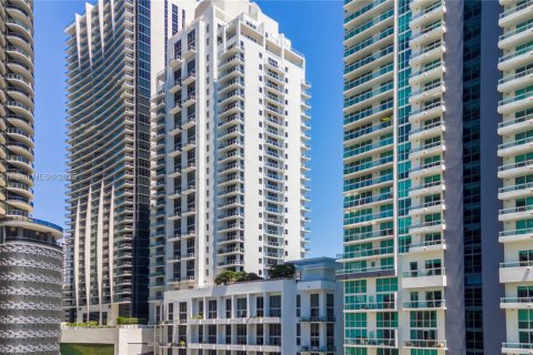 Condo in Miami, Florida, 1 bedroom  № 1929252 - photo 13