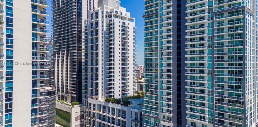 Condo in Miami, Florida, 1 bedroom № 1929252