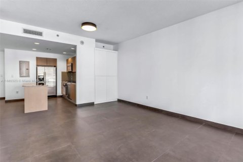 Condominio en alquiler en Miami, Florida, 1 dormitorio, 67.91 m2 № 1929252 - foto 25