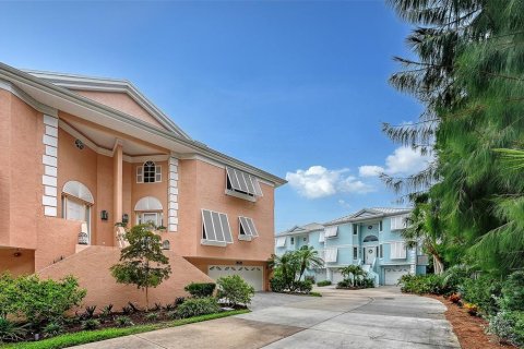 Casa en Sarasota, Florida 3 dormitorios, 250 m2 № 2102599