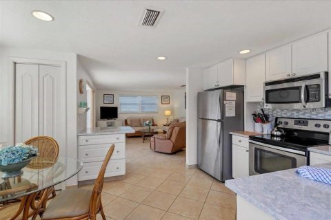 Villa ou maison à louer à Sarasota, Floride: 2 chambres, 77.67 m2 № 2125753 - photo 2