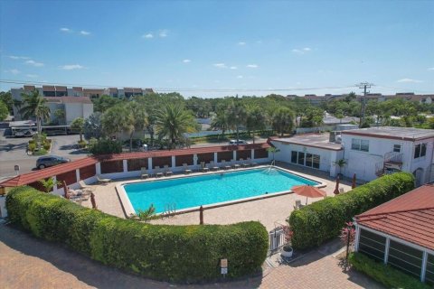 Villa ou maison à louer à Sarasota, Floride: 2 chambres, 77.67 m2 № 2125753 - photo 9