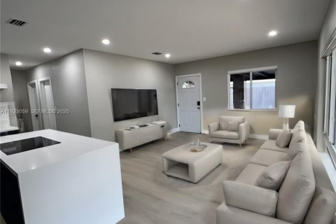 Villa ou maison à vendre à Fort Lauderdale, Floride: 3 chambres, 97.27 m2 № 1983551 - photo 12