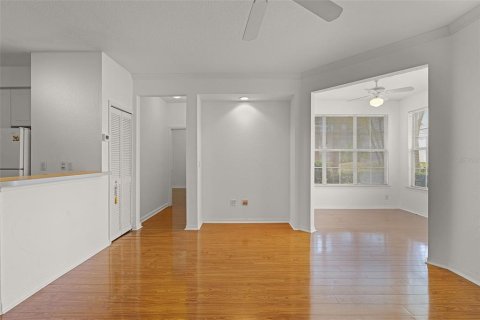 Condo in Orlando, Florida, 2 bedrooms  № 1833202 - photo 5