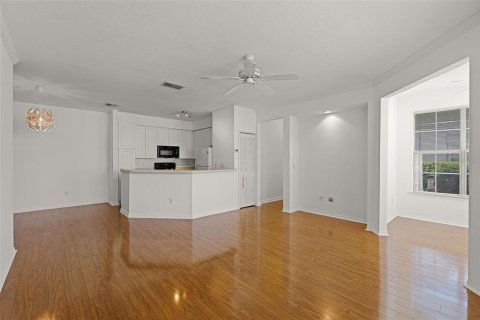 Condo in Orlando, Florida, 2 bedrooms  № 1833202 - photo 4
