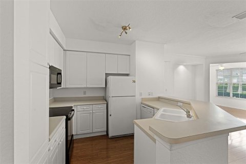Condo in Orlando, Florida, 2 bedrooms  № 1833202 - photo 8