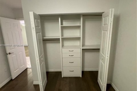 Villa ou maison à louer à Cooper City, Floride: 4 chambres, 189.89 m2 № 1987345 - photo 14