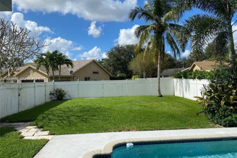 Villa ou maison à louer à Cooper City, Floride: 4 chambres, 189.89 m2 № 1987345 - photo 6