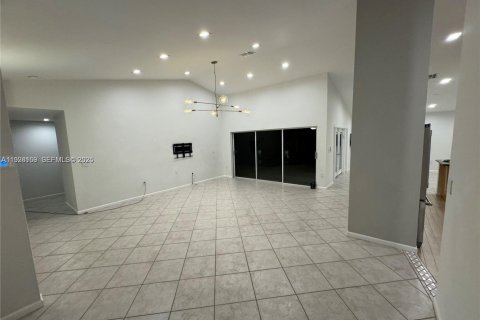 Villa ou maison à louer à Cooper City, Floride: 4 chambres, 189.89 m2 № 1987345 - photo 25