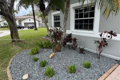Villa ou maison à louer à Cooper City, Floride: 4 chambres, 189.89 m2 № 1987345 - photo 11