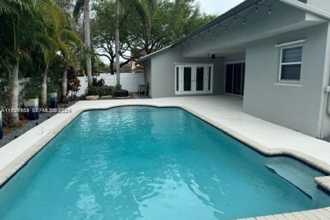 Villa ou maison à louer à Cooper City, Floride: 4 chambres, 189.89 m2 № 1987345 - photo 10