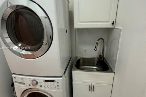 Villa ou maison à louer à Cooper City, Floride: 4 chambres, 189.89 m2 № 1987345 - photo 30