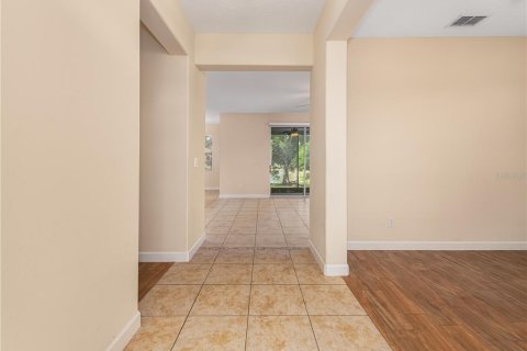 Villa ou maison à louer à Tampa, Floride: 3 chambres, 176.51 m2 № 2405177 - photo 3