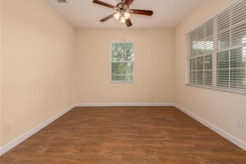 Villa ou maison à louer à Tampa, Floride: 3 chambres, 176.51 m2 № 2405177 - photo 5