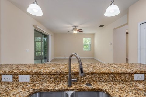 Villa ou maison à louer à Tampa, Floride: 3 chambres, 176.51 m2 № 2405177 - photo 11